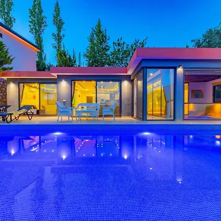 Villa Gloss Kapali Isitmali Havuzlu Tatil Villasi
